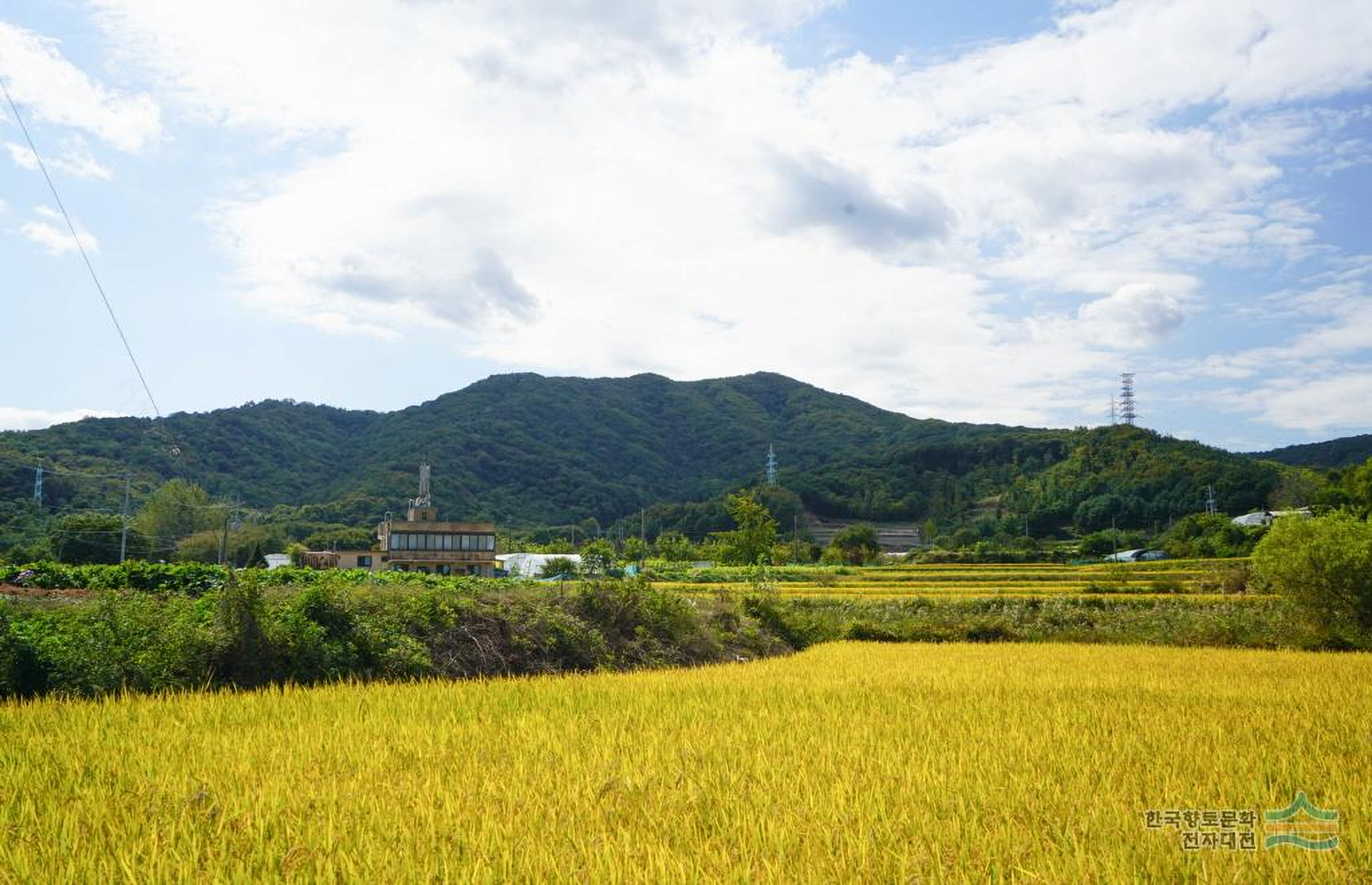 배방산(排芳山, Baebangsan)