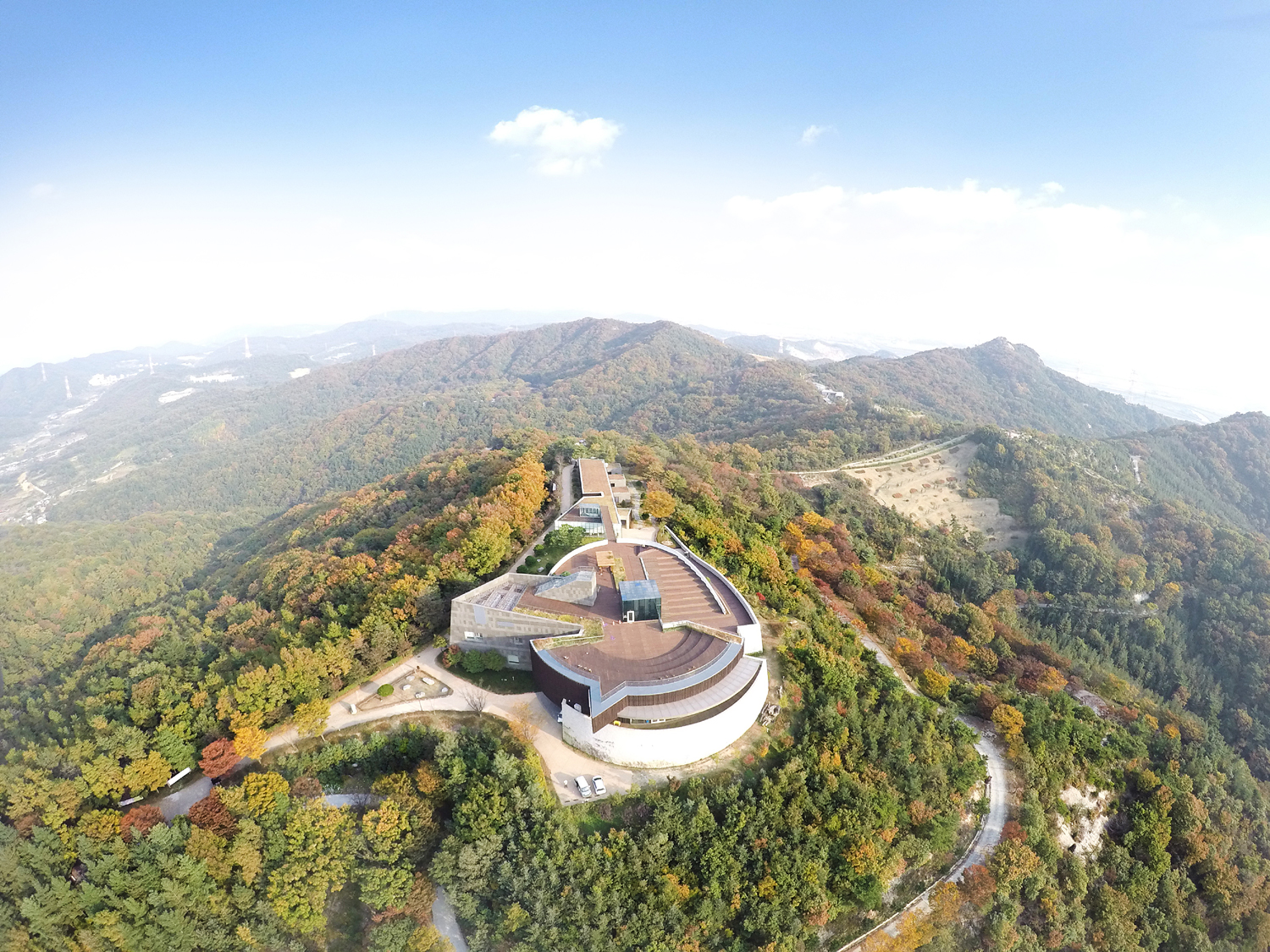 영인산